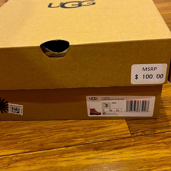 Girls Ugg boots - Picture 2 of 7